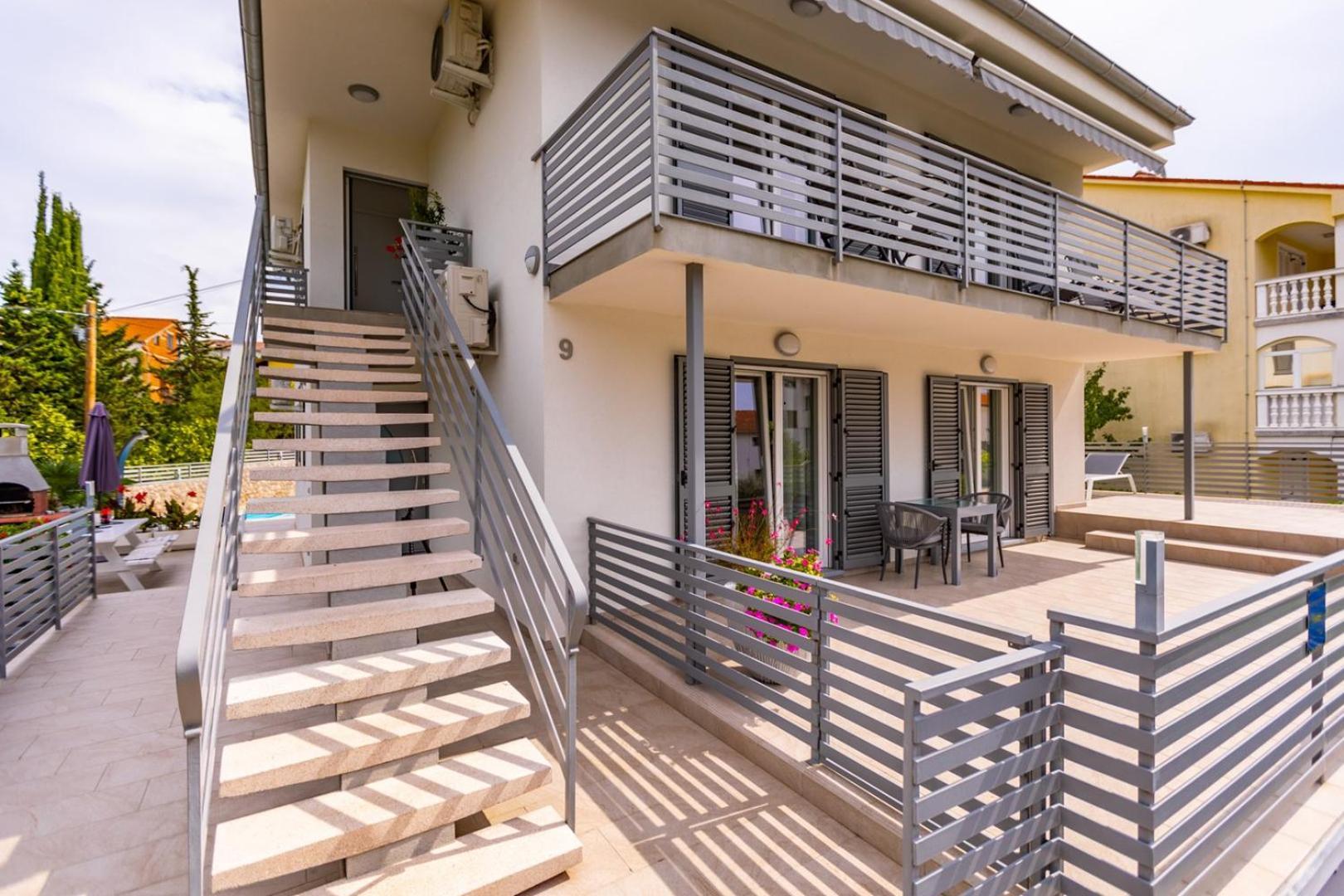 Apartments Pivas Malinska Exterior foto